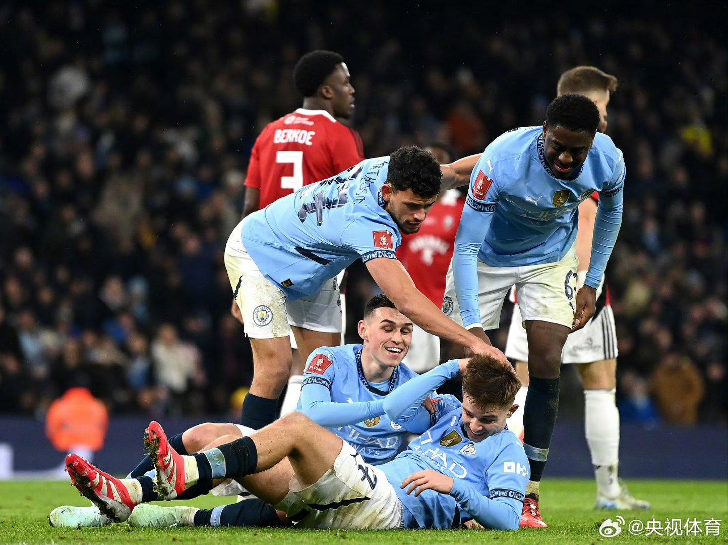 包含清晨突围战来临，曼城围绕NBA季后赛刷新队史纪录，管理层满意，训练强度明显提升的词条-九游体育app