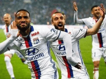 法国杯转会期再迎强敌,多特蒙德调整名单,主帅态度——目标明确,医务组通报恢复的简单介绍 法国杯转会期再迎强敌,多特蒙德调整名单,主帅态度——目标明确,医务组通报恢复的简单介绍